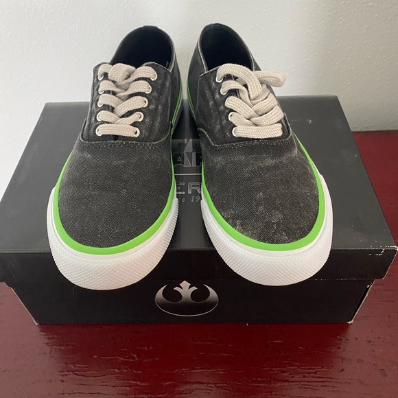 SPERRY STAR WARS DEATH STAR EXCLUSIVES! - Picture 2 of 6